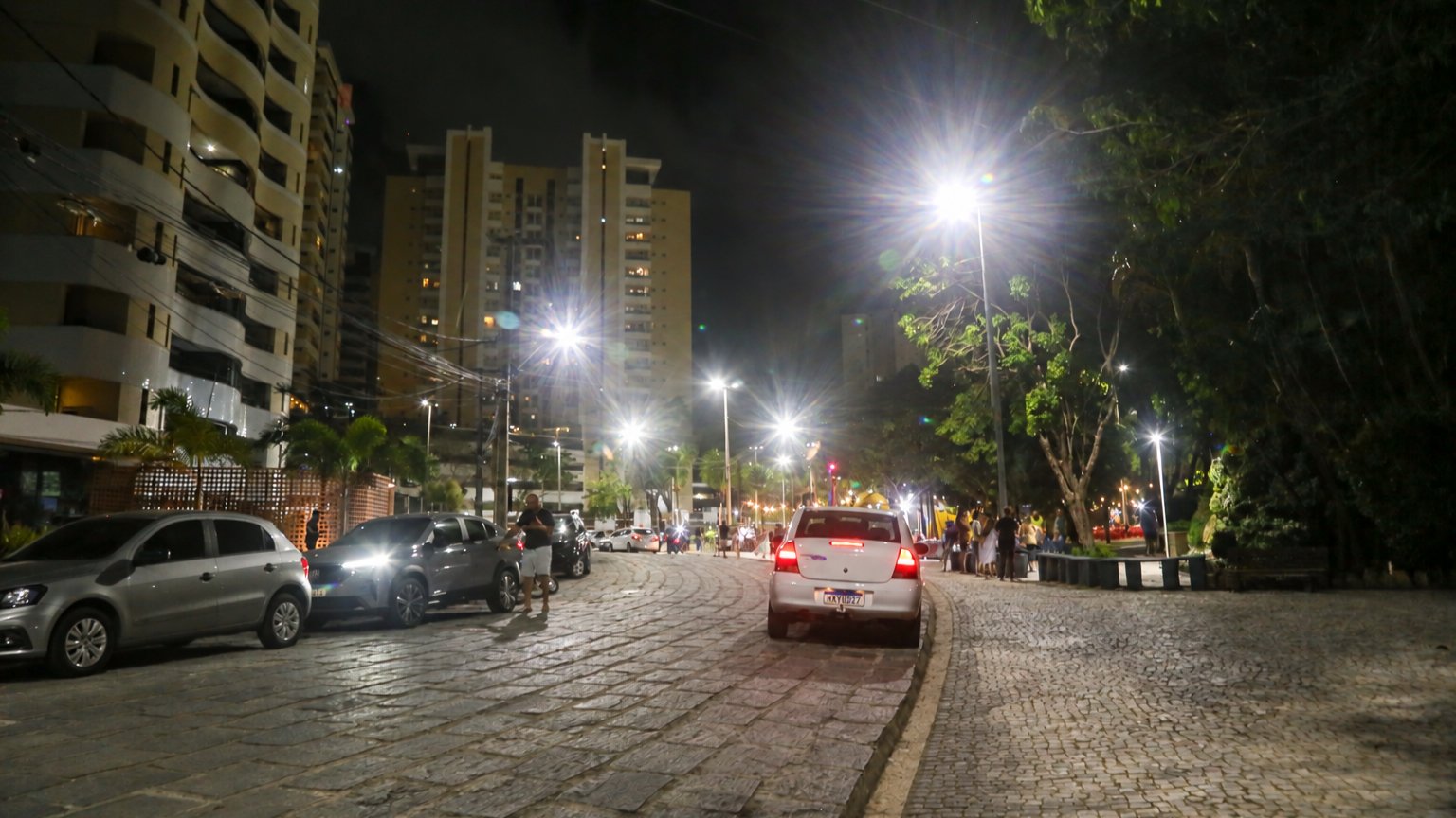 Mais luz para todos: Fortaleza ultrapassa 40% da iluminação com lâmpadas de LED
